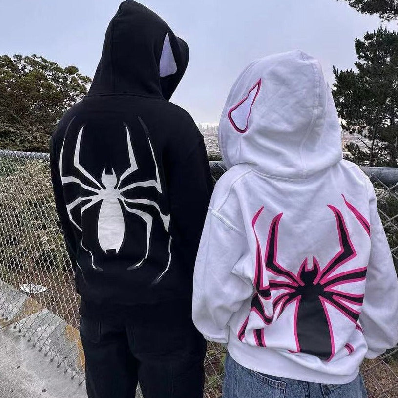 HOODIES & SWEATSHIRTS