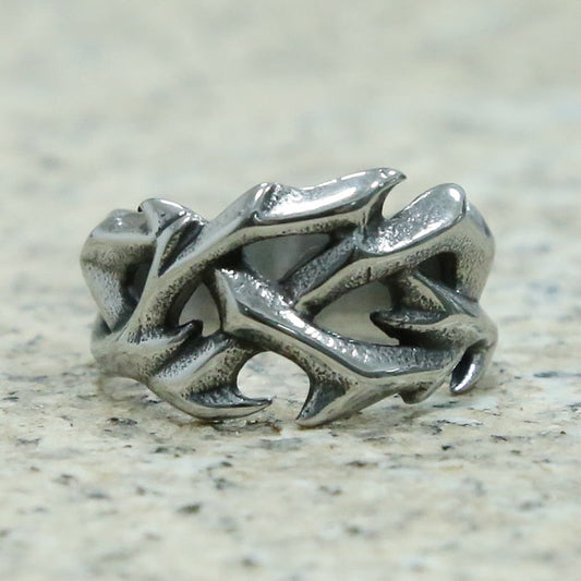 Hollow Thorn Ring